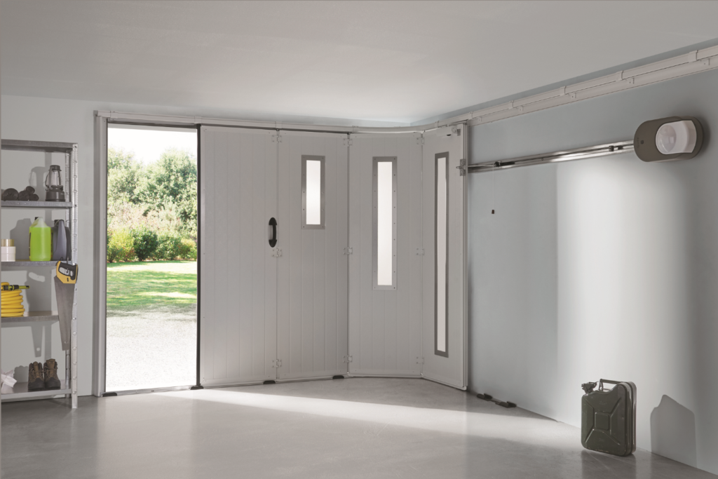 porte de garage latéral vue de l'intérieur